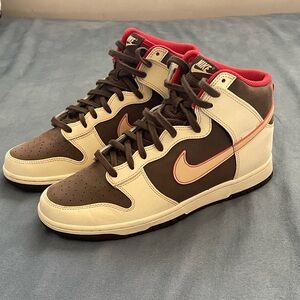 Nike Dunk High Baroque Brown